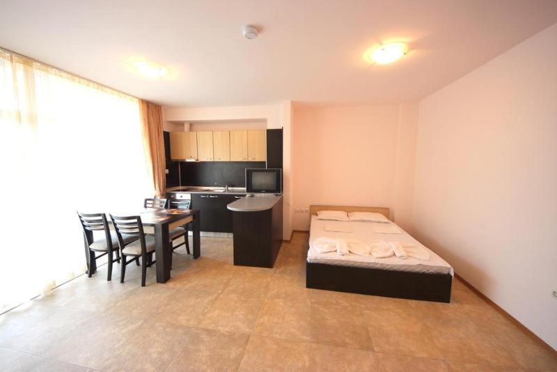 Menada Grand Kamelia Apartments Sunny Beach Room photo